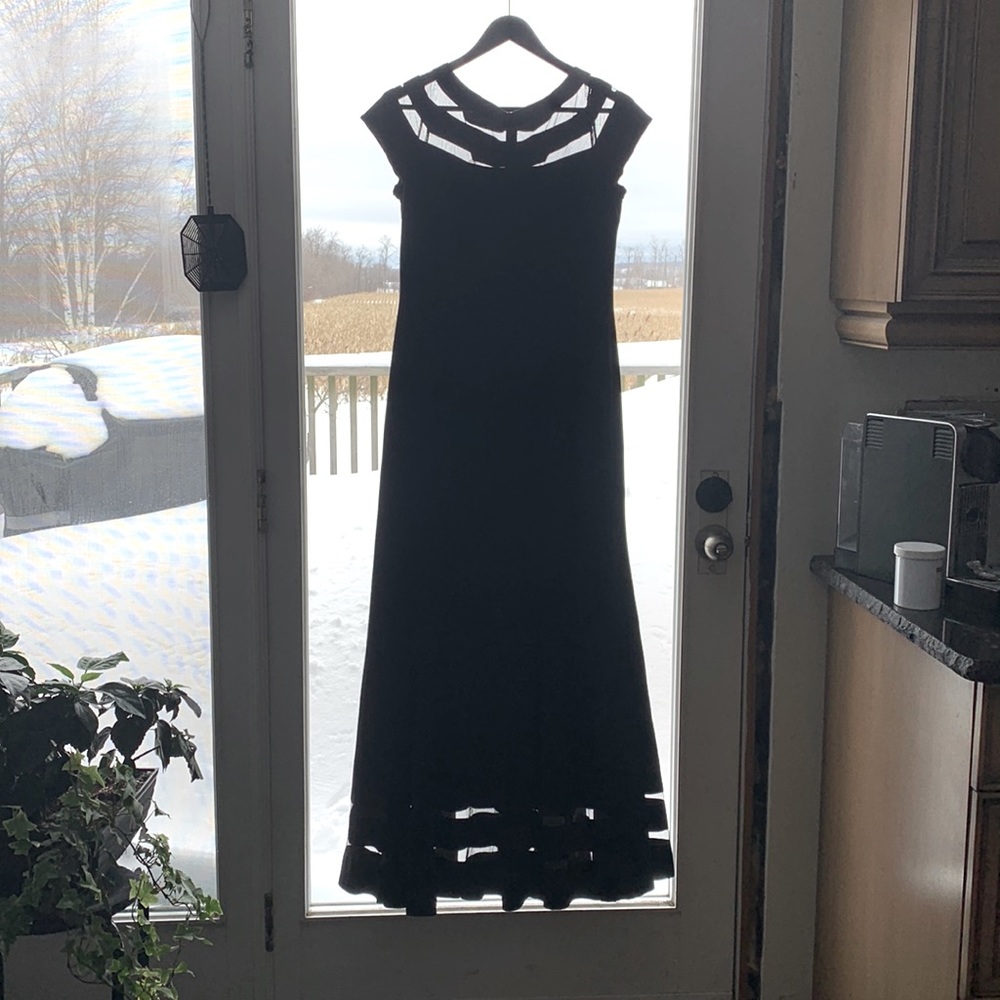 JS Collection, Size 10, Black dress.